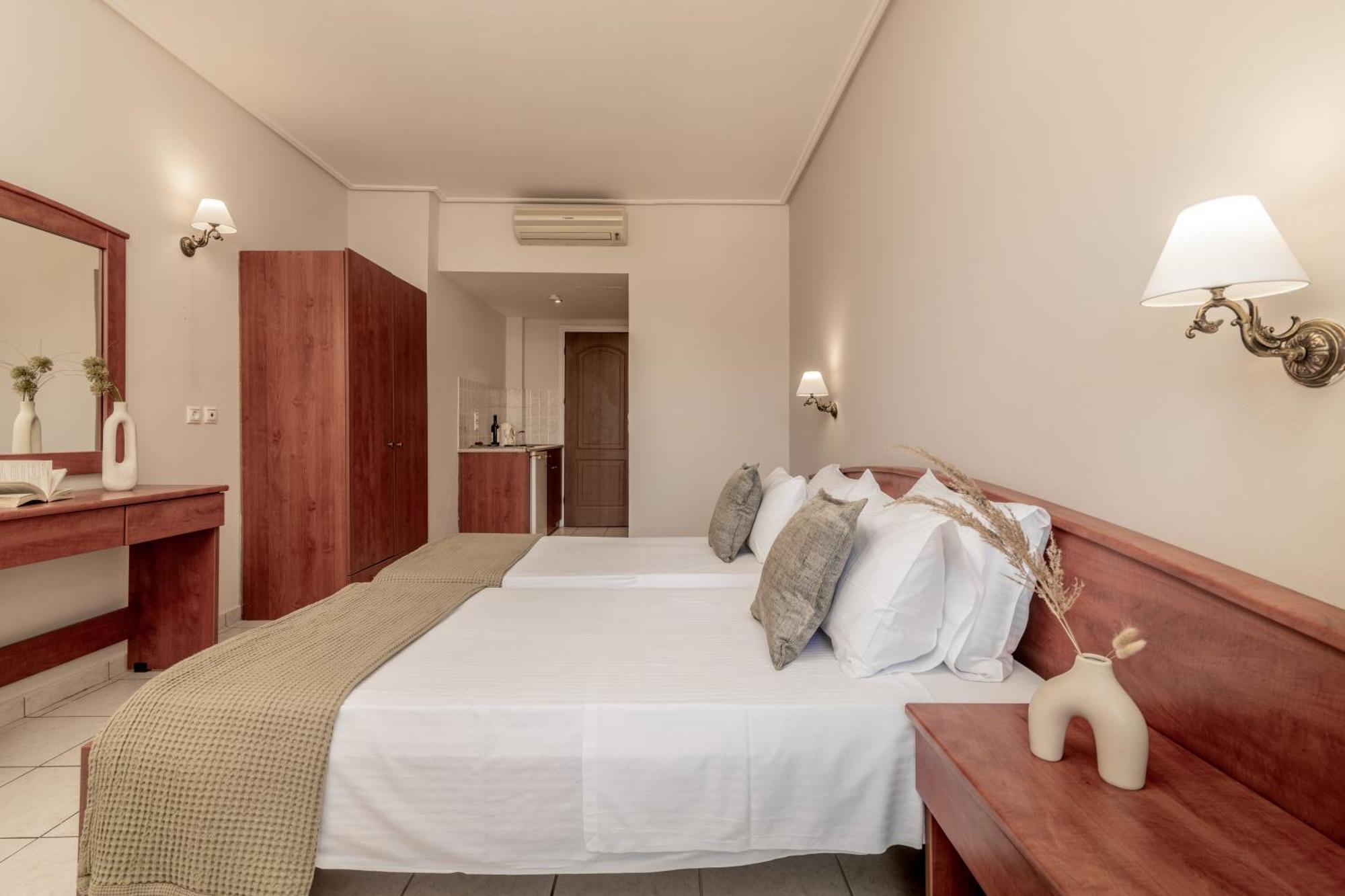 Daisy Hotel Plános Eksteriør billede